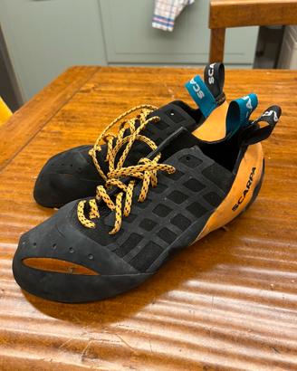 Scarpetta arrampicata Scarpa instinct 43.5