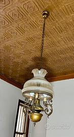Lampadario vintage in ottone e vetro