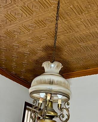 Lampadario vintage in ottone e vetro
