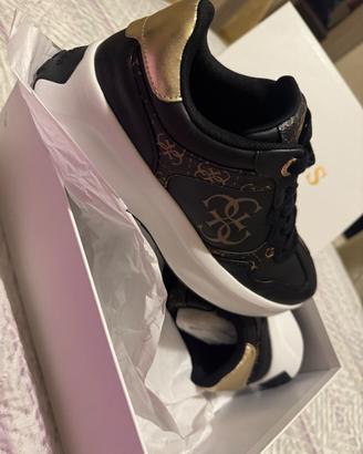 Scarpe Guess