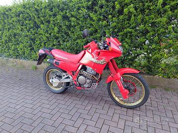 Honda NX650 Dominator RD02