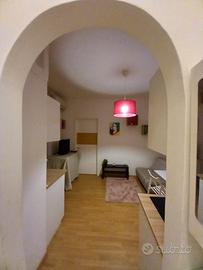 Grazioso mini semicentro max 5 mesi