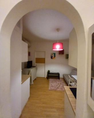 Grazioso mini semicentro max 5 mesi