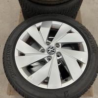 4 ruote con cerchi lega Volkswagen