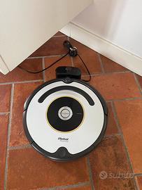 Roomba 620 robot aspirapolvere