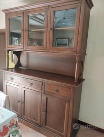 Credenza con vetrina in legno