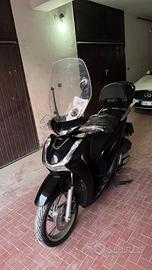 HONDA SH125 2021 completo di parabrezza e bauletto