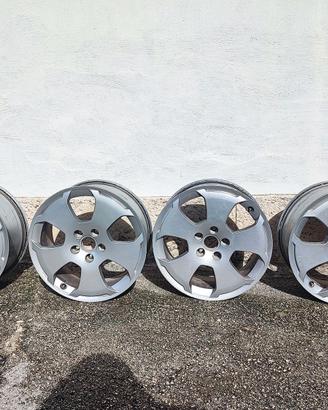 Cerchi in lega Originali AUDI 17" A3 - 2004 usati