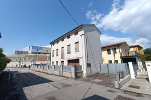 PORZIONE DI BIFAMILIARE A SCHIO