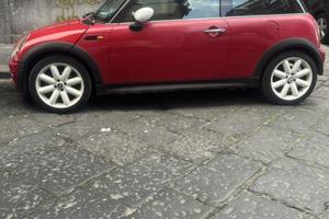 mini cooper one  in buone condizioni