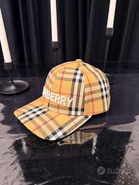 Cappello Burberry con visiera