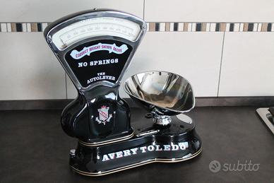 Bilancia Avery Toledo restaurata nera h 37 cm