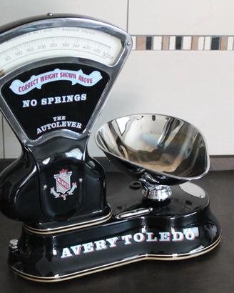 Bilancia Avery Toledo restaurata nera h 37 cm
