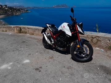 Honda hornet 750  2024