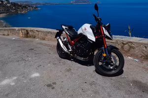 Honda hornet 750  2024