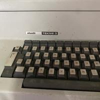 Macchina da scrivere olivetti Tekne 3