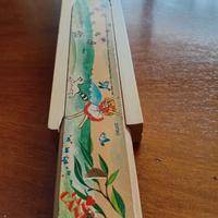 Astuccio di legno con coperchio scorrevole