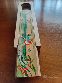 Astuccio di legno con coperchio scorrevole