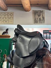 Sella  nuova cavallo   17 pollici