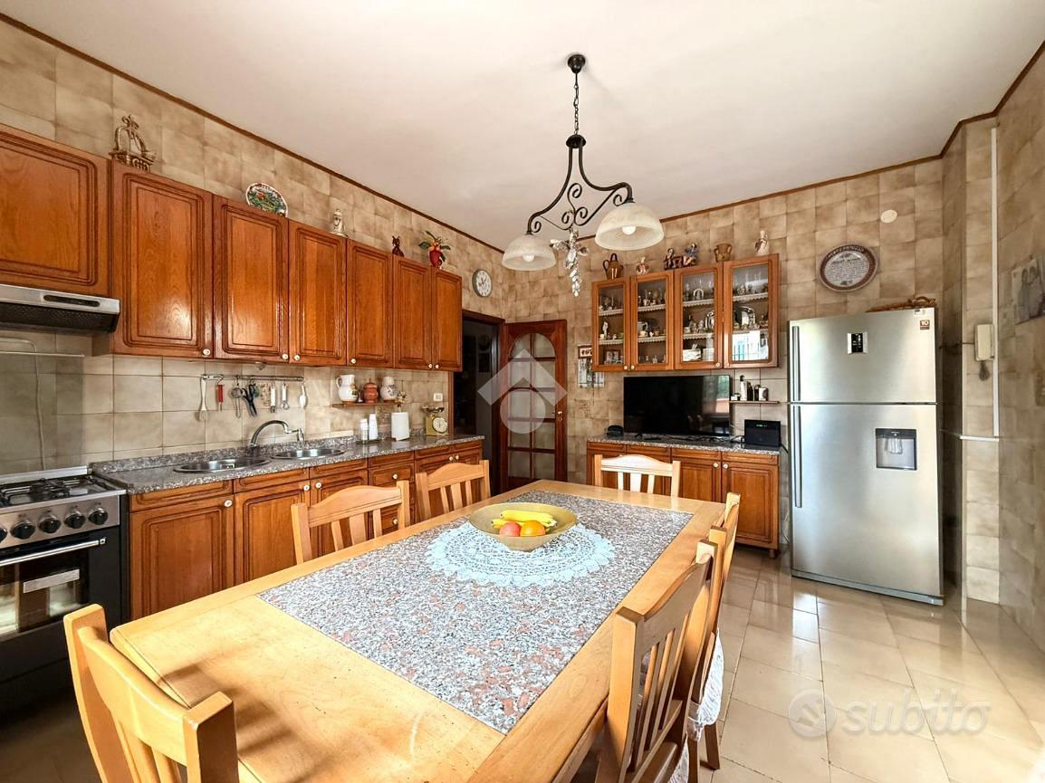 5 LOCALI A CASAVATORE - Vista 5