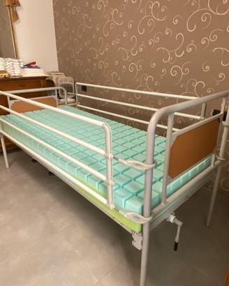 Letto fisso con sponde
