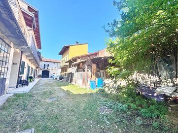 CASA SEMINDIPENDENTE A SEREGNO