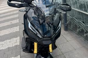 Honda x-adv 750