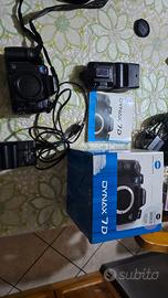 Minolta Dynax 7D Digital SLR con flash