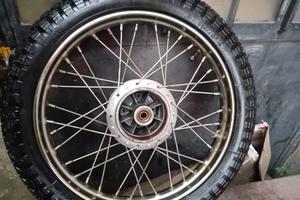 Gilera CB1 ruota  Pirelli 2.75 x 16