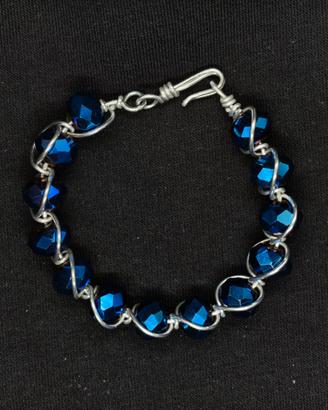 Bracciale in alluminio argentato e pietra blu