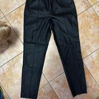 Pantaloni neri effetto pelle OVS Tg. 42
