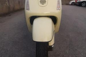 VESPA GT 200