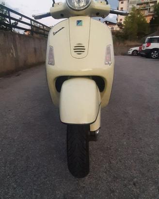 VESPA GT 200