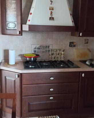 cucina  completa di tutto  in arte povera