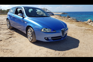 Alfa romeo 147 black line