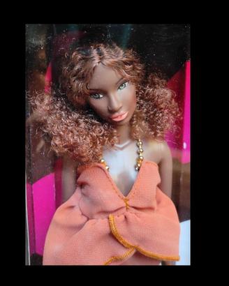 Janay - Studio it (salmone) Fashion Doll