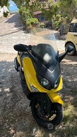 Yamaha T Max - 2004