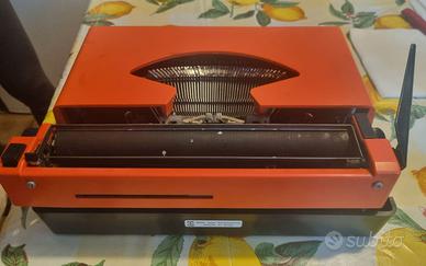 MACCHINA PER SCRIVERE