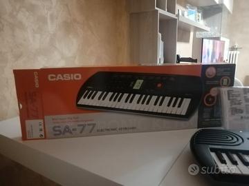 pianola Casio electronic keyboard 