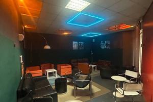 Attività / Licenza di 100 m² con 3 locali a Forlì