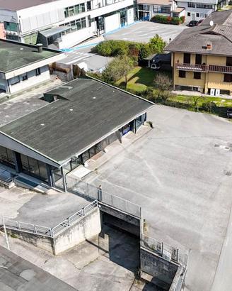MAGAZZINO A ROÈ VOLCIANO