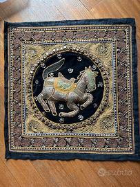 Pannello tessile ricamato -artigianato balinese