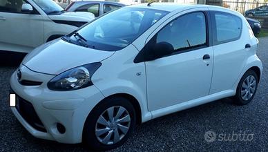 TOYOTA Aygo 1.0 12V VVT-i 5 porte NEOPATENTATI