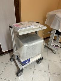 Carrelli a rotelle per ufficio / degenza