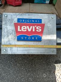 Insegna Levis 
