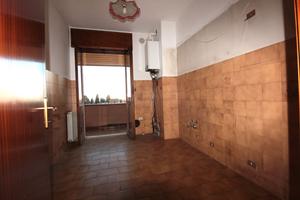 Sulbiate-3 locali con cantina e box