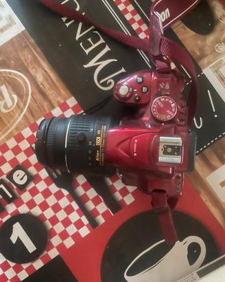 Nikon D5300 rossa