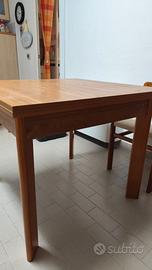 Tavolo quadrato in legno allungabile