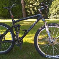 MTB Giant NRS in carbonio 26'