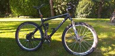 MTB Giant NRS in carbonio 26'